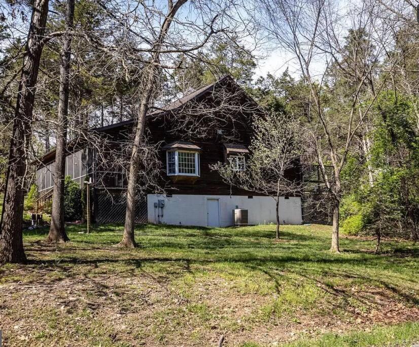 Cozy Cabin W/ Indoor Fireplace & Tranquil Views 卢雷 外观 照片